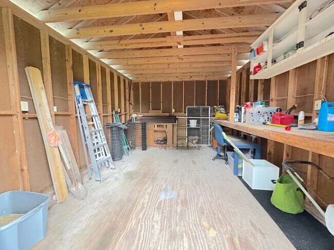 Building Photo - 106 Paradise Dr