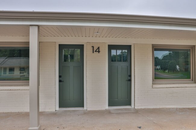 Building Photo - Modern Remodel with Designer Finishes | All Utilities Included