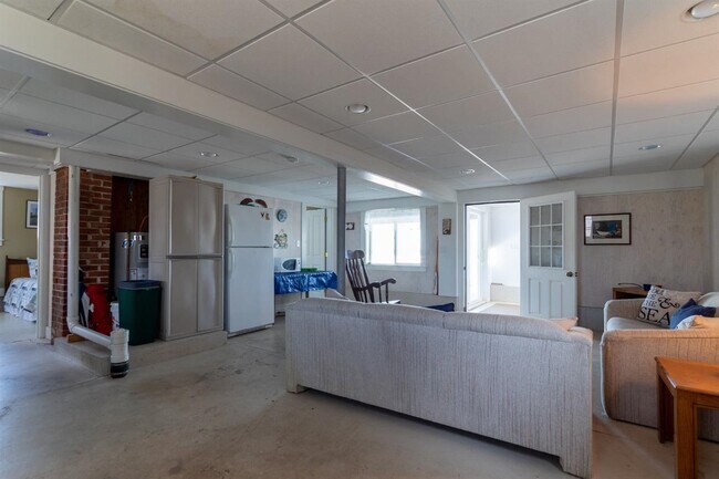 Building Photo - 1056 Ocean Blvd