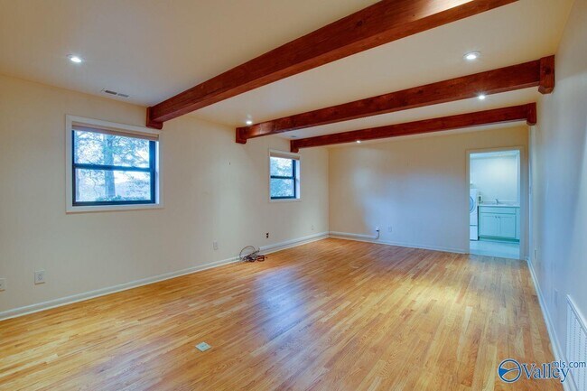Building Photo - 1710 Montdale Rd SE