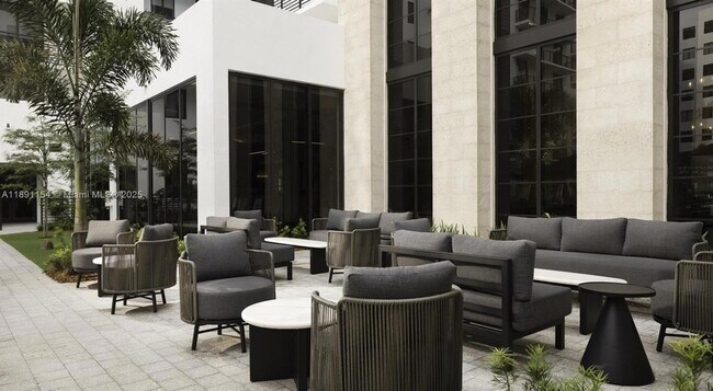 Building Photo - 11200 Biscayne Blvd