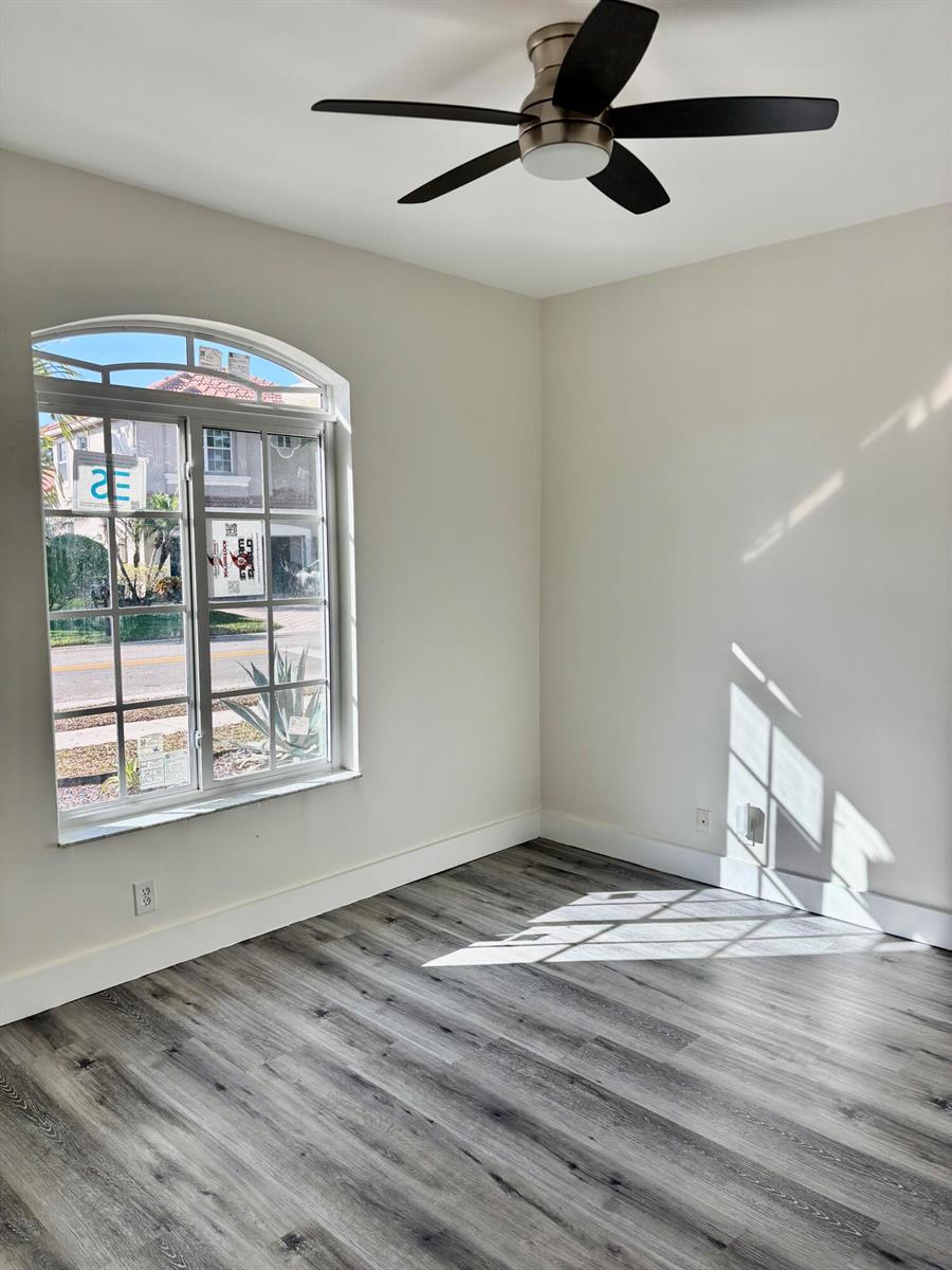 Building Photo - 5865 NW 125th Ave