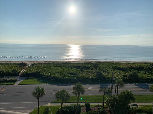Building Photo - 5055 N Hwy A1A