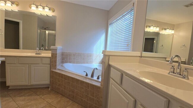 Building Photo - 6099 Prestwood Dr