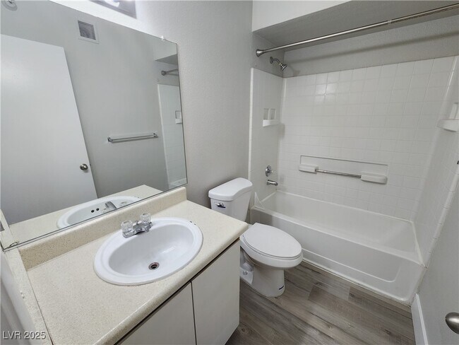 Building Photo - 2750 S Durango Dr