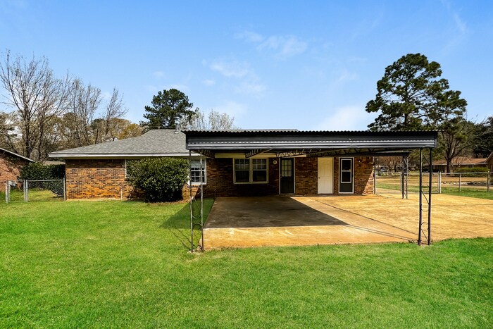 Building Photo - 3928 Croydon Rd