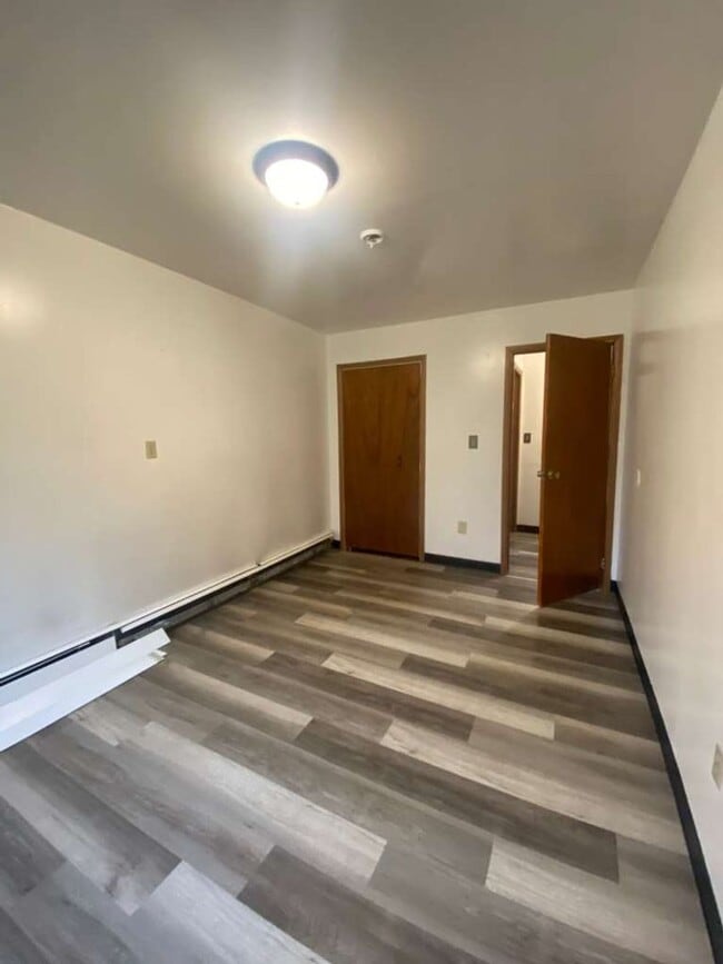 Building Photo - 604 2nd St