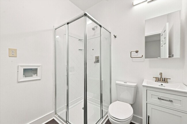Building Photo - 2BR/3BA Home | North Philly
