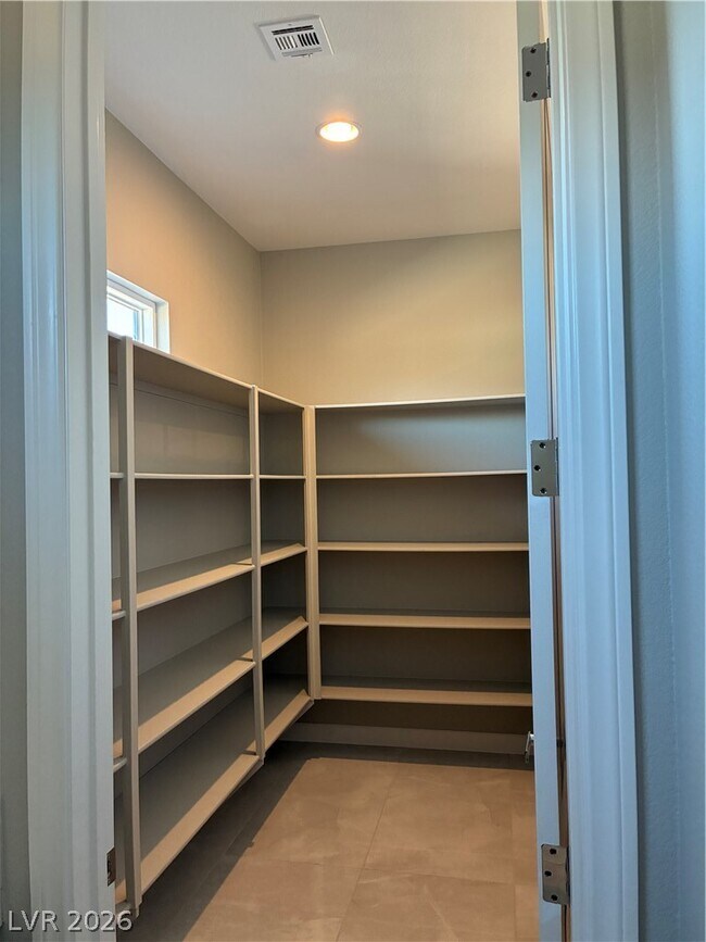 Building Photo - 8477 Wolf Mountain Ct