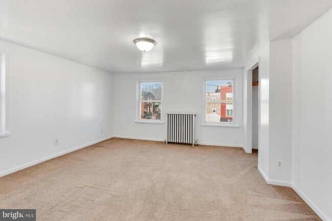 Building Photo - 600 E Girard Ave