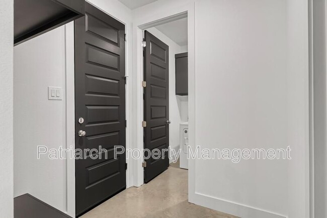 Building Photo - 3003 Alpha Wolf Ct