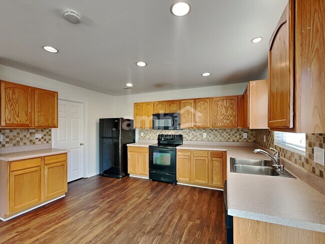 Building Photo - 1611 Rustic Arch Way