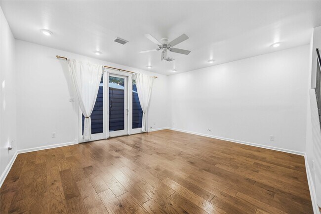 Building Photo - 2100 Commonwealth St