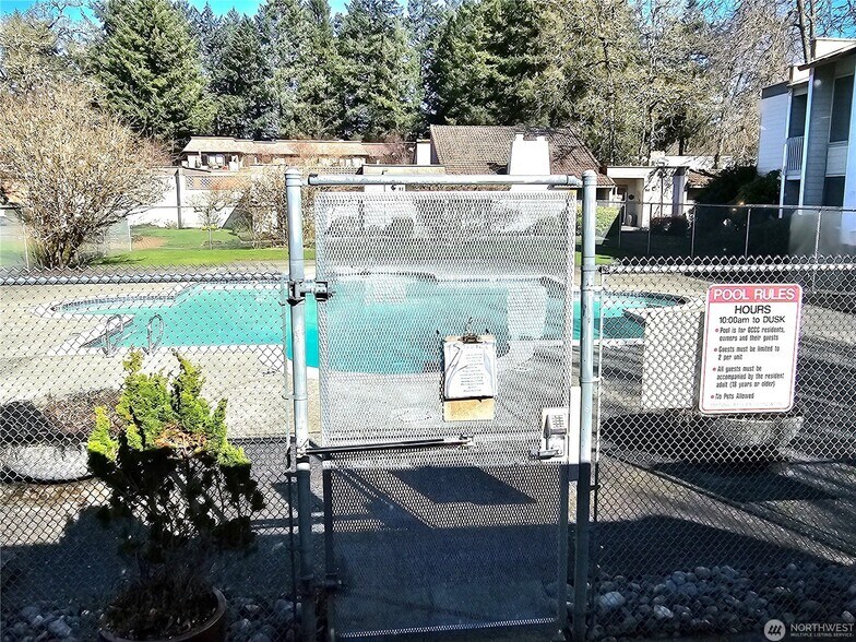 Building Photo - 7425 Ruby Dr SW