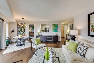 Building Photo - 2-bedroom, 1-bath condo in the sought-afte...