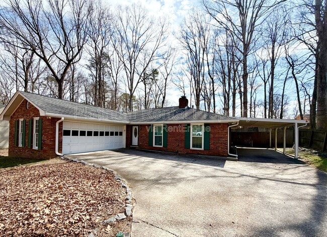 Building Photo - 2396 Hidden Ln