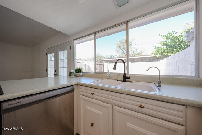 Building Photo - 4028 N Granite Reef Rd