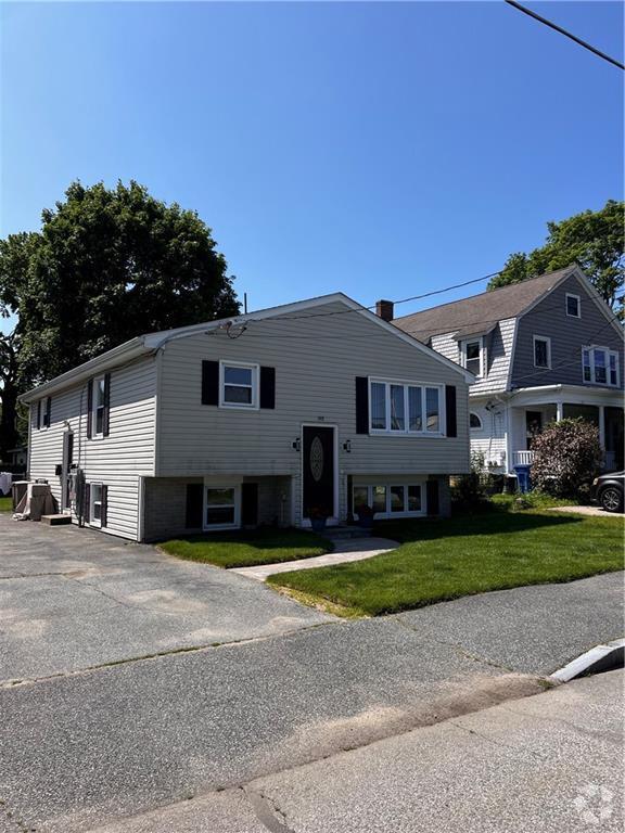 Building Photo - 148 Arnold St