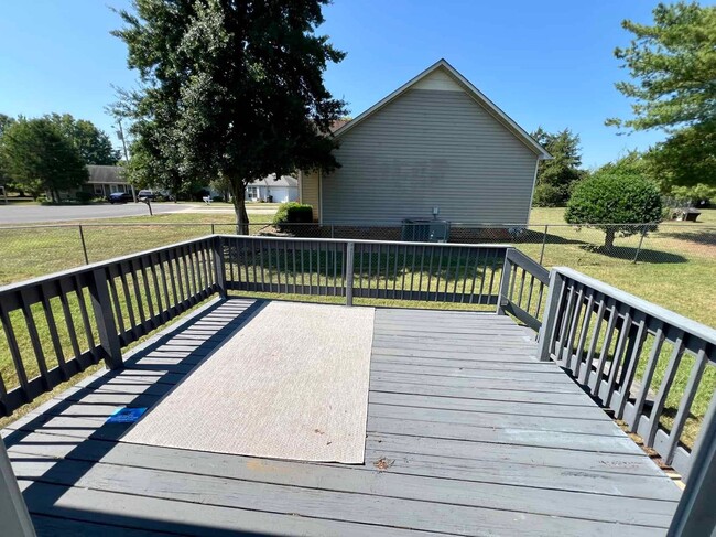 Building Photo - 1219 Woods Edge Dr