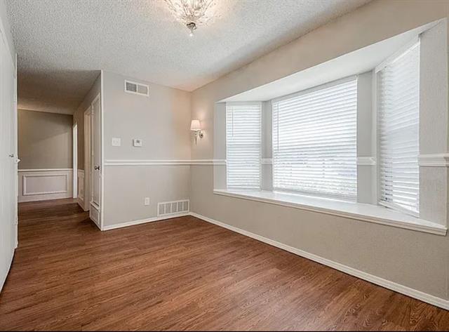 Building Photo - 520 Pecan Acres Ct