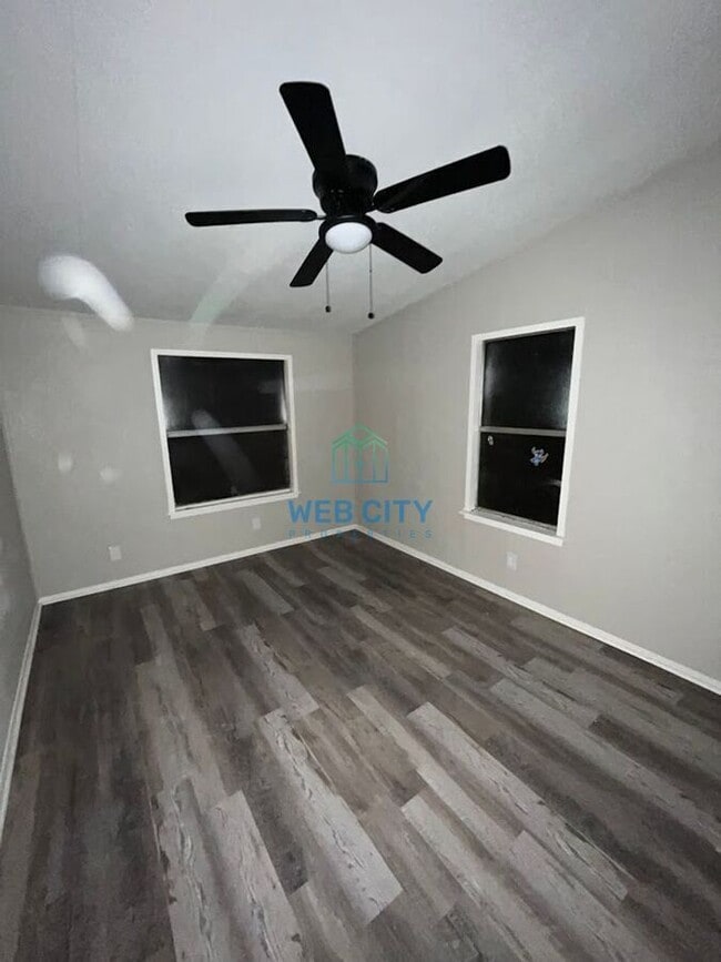 Building Photo - 15395 Flud Rd
