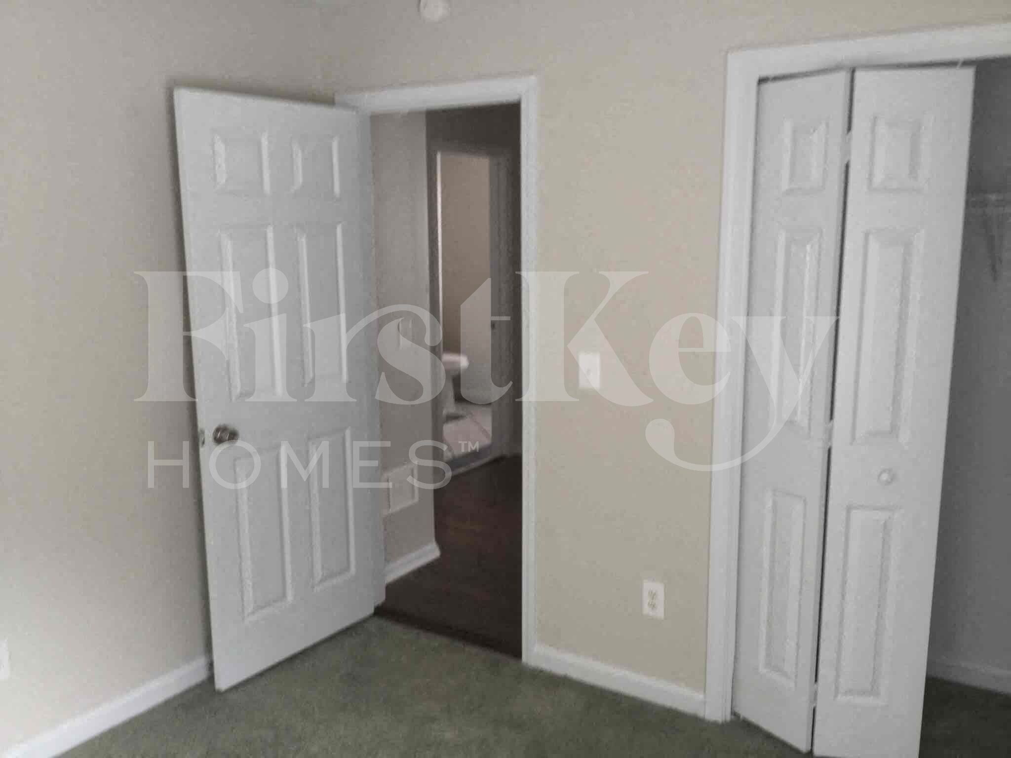 Building Photo - 4816 Clove Dr SW