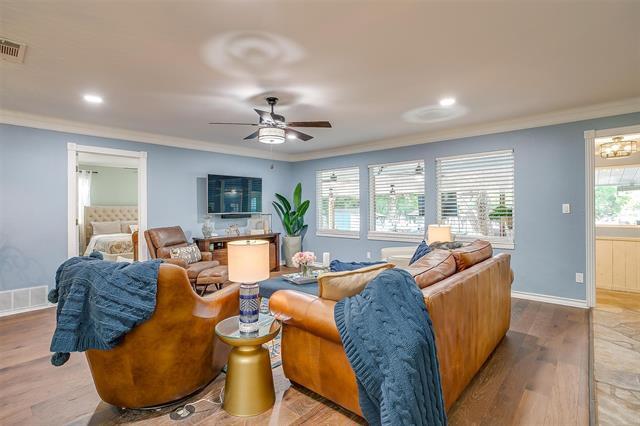 Building Photo - 520 Deer Trail