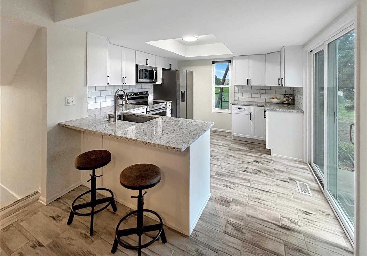 Building Photo - 422 Cobblestone Dr