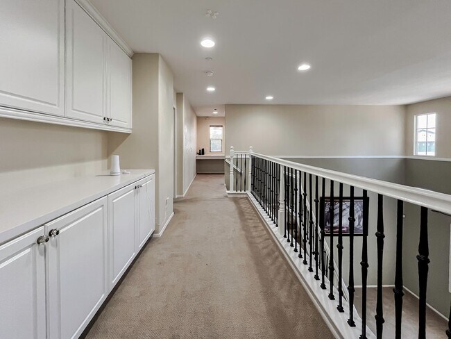 Building Photo - MUST SEE! Beautiful 3 bedroom + Loft + Office Space (or convert to 4th bedroom) + Large Backyard ...