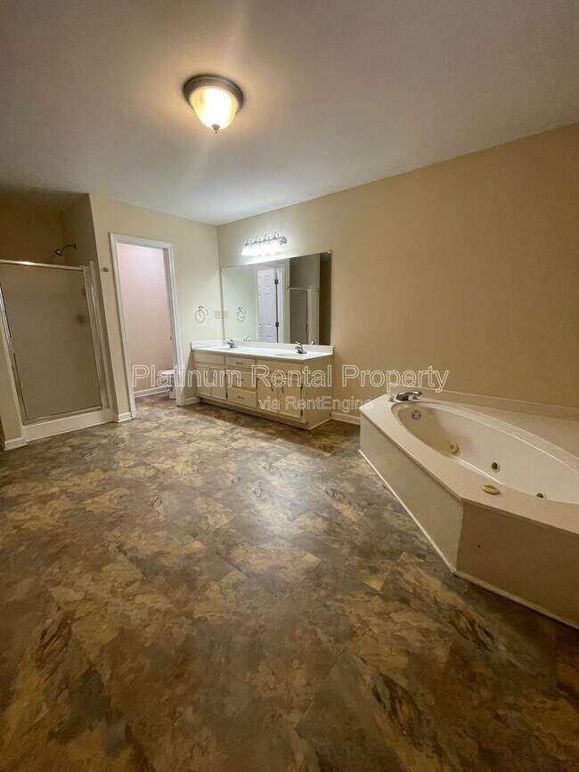 Building Photo - 3665 Orchard St