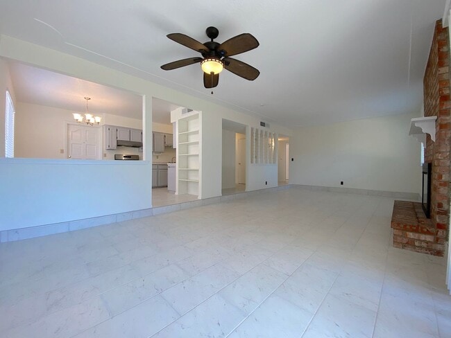 Building Photo - Northeast El Paso 3 Bed Refrig A/C