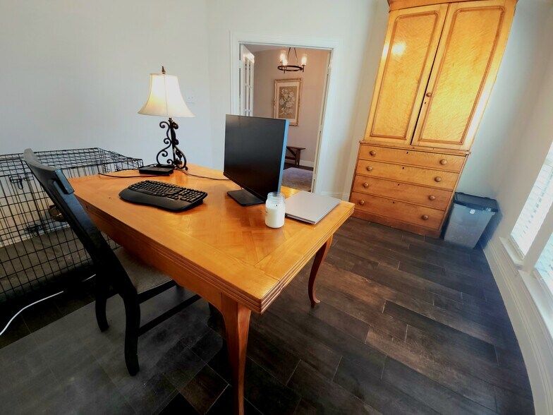 Building Photo - 3012 Denver Ave