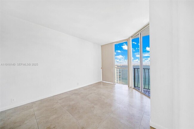 Building Photo - 7601 E Treasure Dr