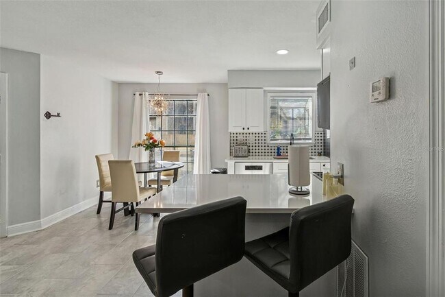 Building Photo - 8742 Mallard Reserve Dr