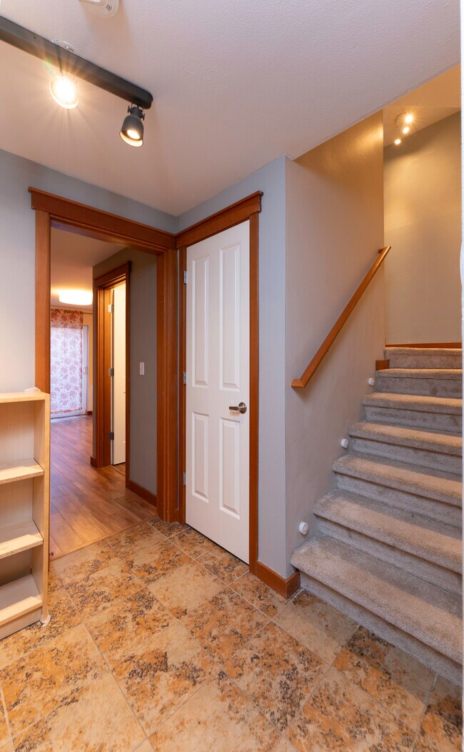 Building Photo - 3606 22nd Ave W