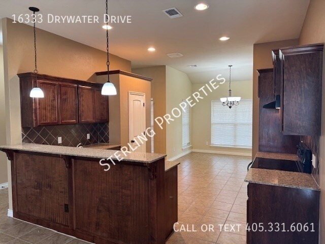 Building Photo - 16333 Drywater Dr