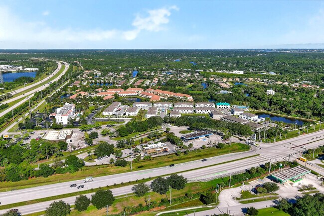 Building Photo - 7648 SW Lucy Ln