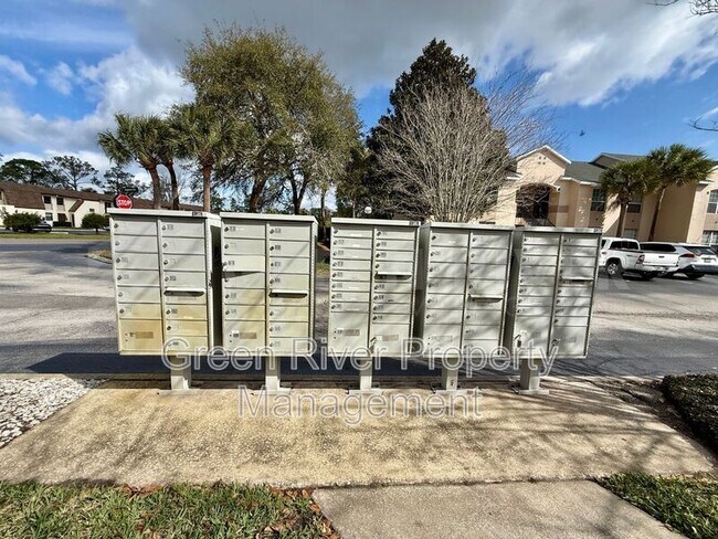 Building Photo - 204 Augusta Cir