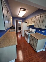 Building Photo - 8901 S Roberts Rd