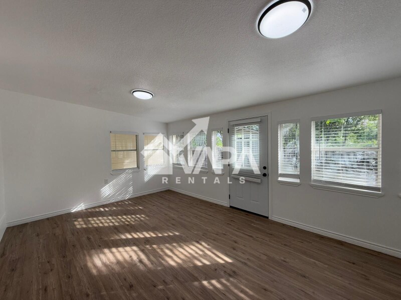 Building Photo - 4911 Casa Grande St
