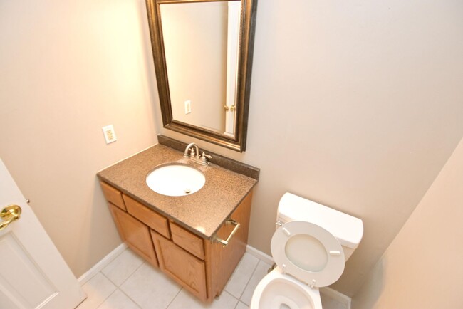 Building Photo - Large executive home in Granger IN
