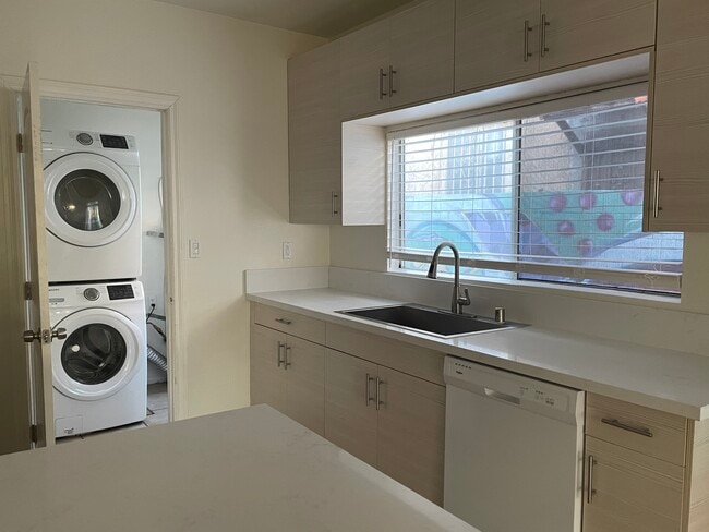 This unit has a washer, dryer and dishwasher - 2031 Sheridan St