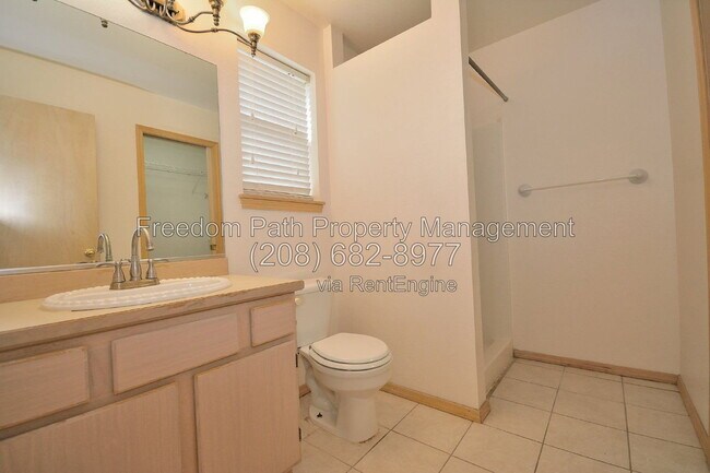 Building Photo - 500 E Sand Wedge Dr