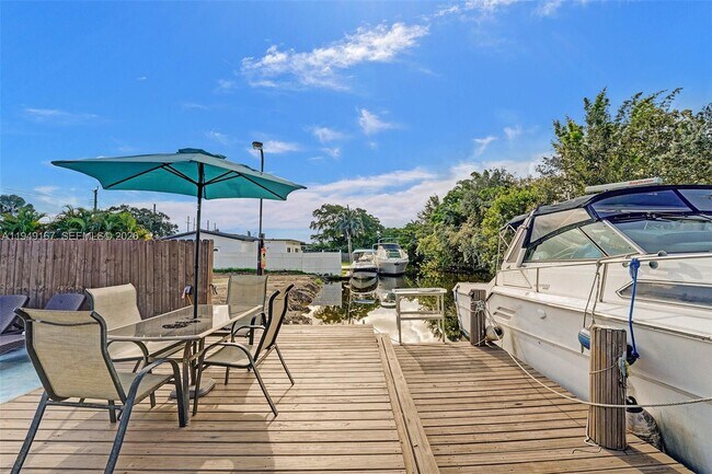 Building Photo - 3730 SW 47th Ct