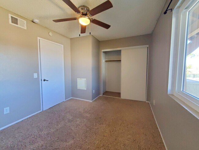 Building Photo - Nice 2-Story 2-Bedroom Condo Available in Grand Terrace!