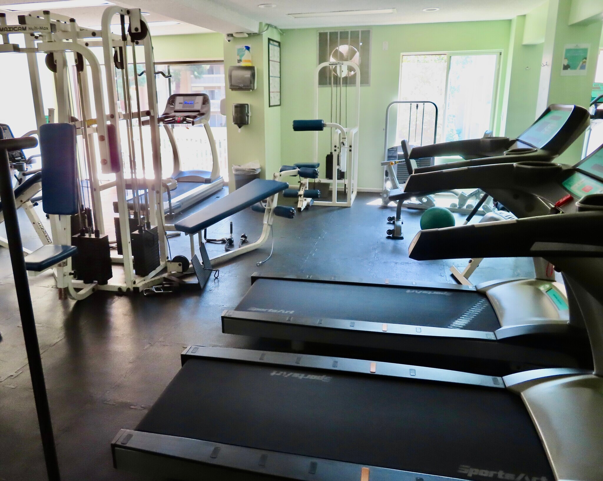 gym - 4600 Lamont St