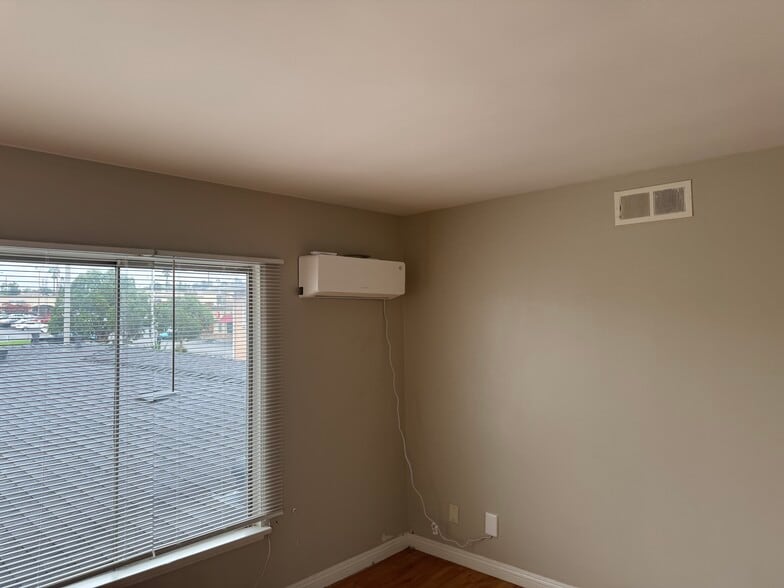 Building Photo - 2227 W Beverly Blvd