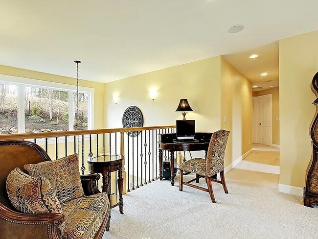 Building Photo - Spacious Sammamish Retreat | 4,184 SF Home on a Peaceful Cul-de-Sac