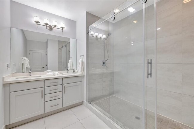 Building Photo - 4509 E Aqua Bella Ln