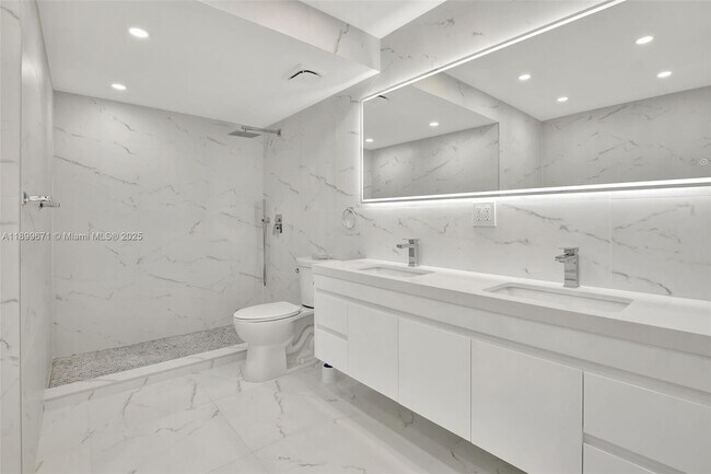 Building Photo - 9801 Collins Ave